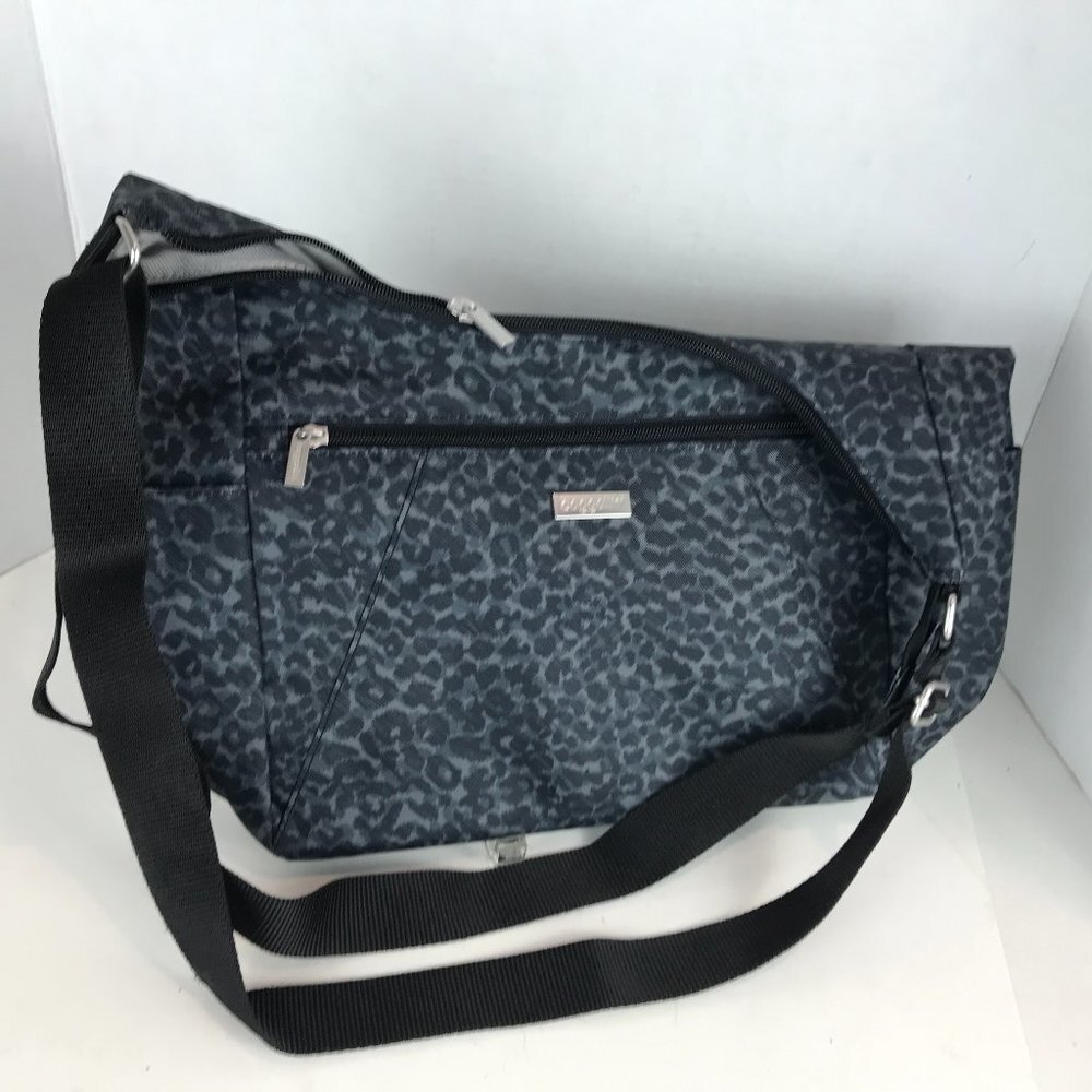 Baggallini Leopard print Nylon Crossbody